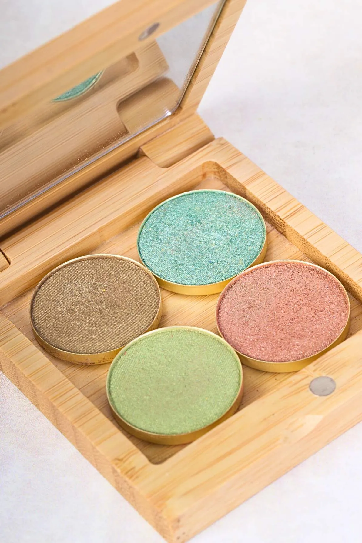 Christmas Gift Giveaway - Coral Reef Eyeshadow Bundle Offer