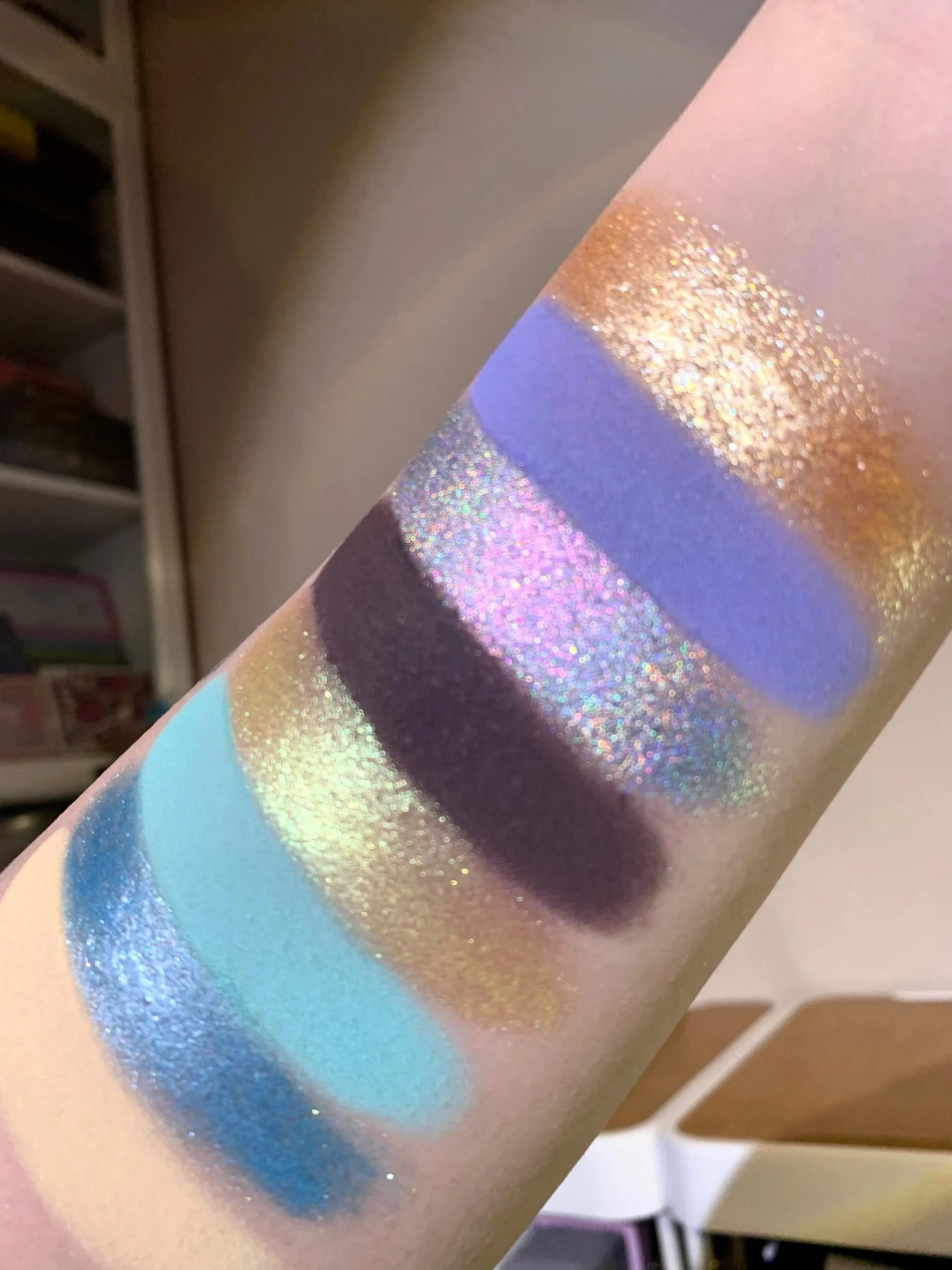 Narimi "Back to the 90s" Eyeshadow Palette - #11 Pegasus Knight (Gilded Gold)